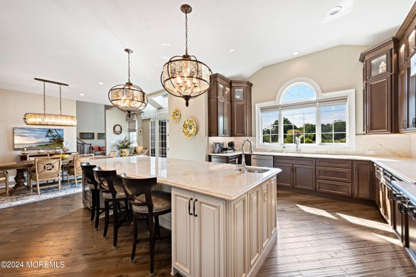 Chandelier, Dining room, Interior, Kitchen, Pendant Lights, Recessed Lighting, Wood Texture Flooring