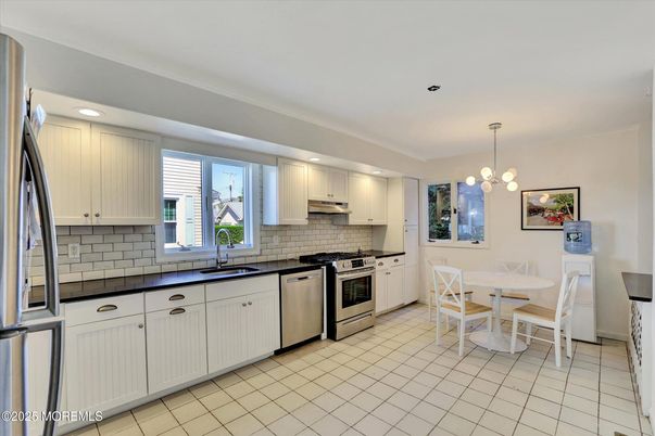 Dining room, Interior, Kitchen, Pendant Lights, Recessed Lighting, Stainless Steel Appliances