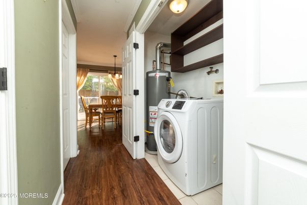 Dining room, Interior, Pendant Lights, Washer, Wood Texture Flooring