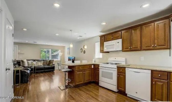Interior, Kitchen, Living room, Pendant Lights, Recessed Lighting, Wood Texture Flooring