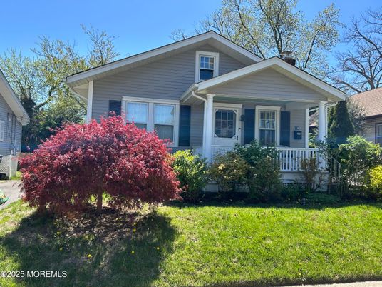 Exterior, Facade, American Craftsman