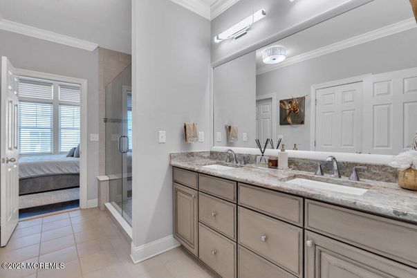 Bathroom, Bedroom, Dual Sink Vanities, Interior