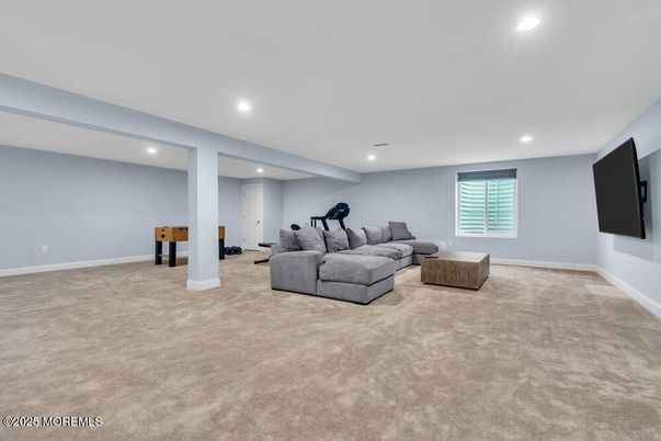 Fitness Equipment, Interior, Living room, Recessed Lighting