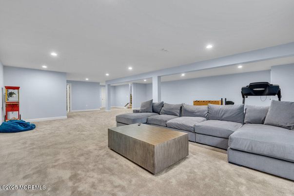 Fitness Equipment, Interior, Living room, Recessed Lighting