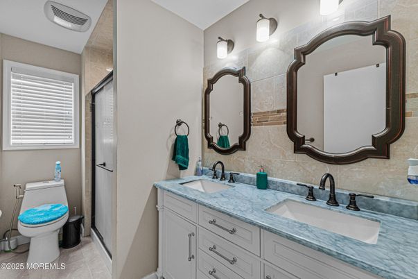 Bathroom, Dual Sink Vanities, Interior