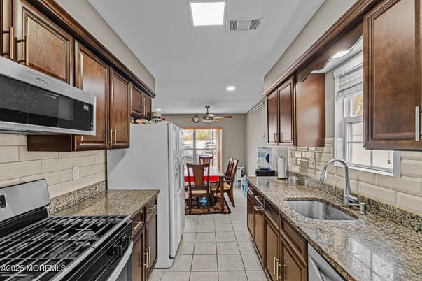 Dining room, Interior, Kitchen, Recessed Lighting