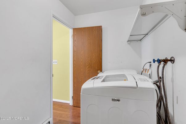 Interior, Washer, Wood Texture Flooring