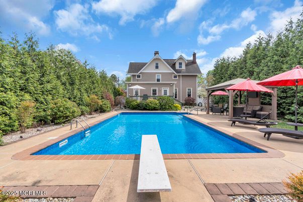 Exterior, Pool