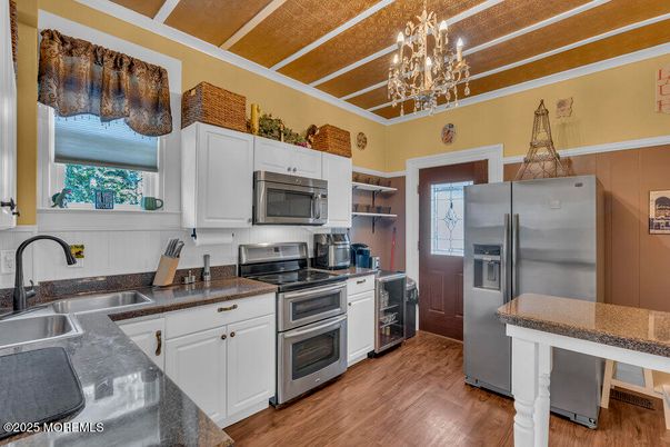 Chandelier, Interior, Kitchen, Stainless Steel Appliances, Wood Texture Flooring