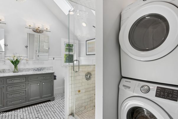 Bathroom, Glass Shower, Interior, Washer