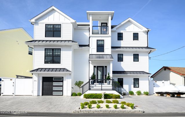 Attached, Exterior, Facade, Farmhouse