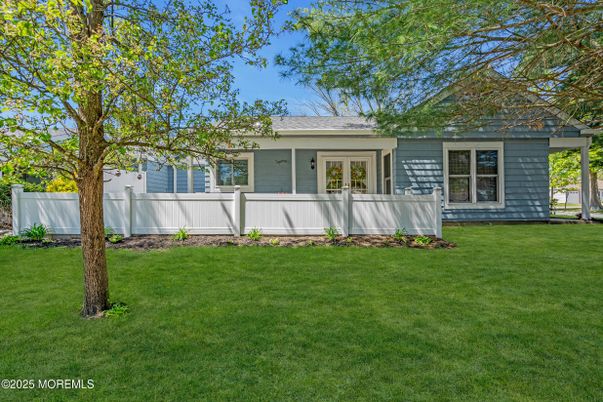 Backyard, Exterior, Facade, Cape Cod