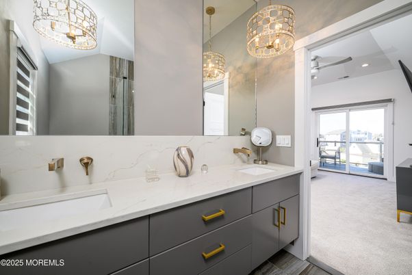 Bathroom, Dual Sink Vanities, Interior, Pendant Lights