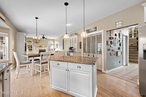 Chandelier, Dining room, Interior, Kitchen, Pendant Lights, Recessed Lighting, Wood Texture Flooring