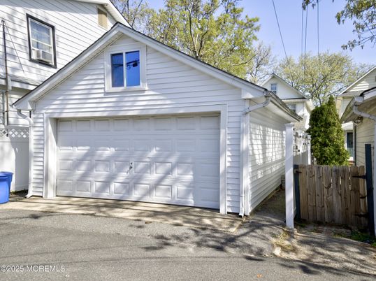 Detached Garage, Exterior