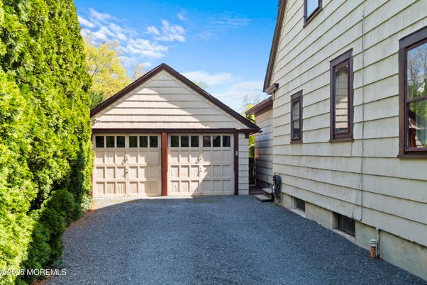 Detached Garage, Exterior