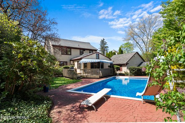 Exterior, Pool