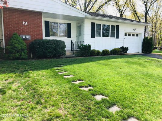 Attached, Exterior, Facade, Brick Facade, Ranch