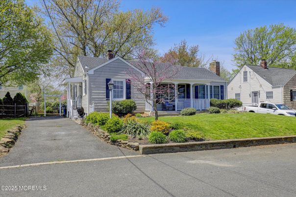 Exterior, Facade, Cape Cod