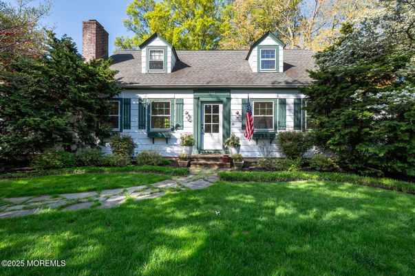 Exterior, Facade, Cape Cod