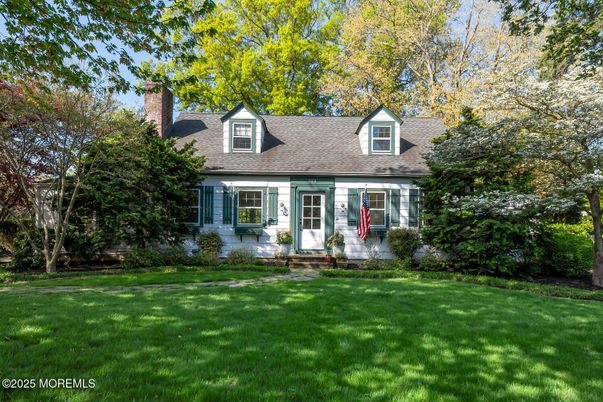 Exterior, Facade, Cape Cod