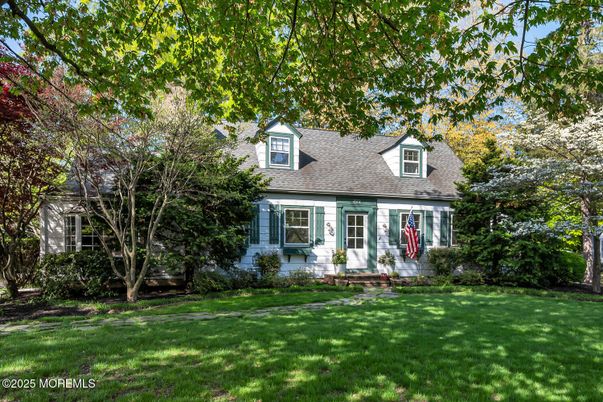 Exterior, Facade, Cape Cod
