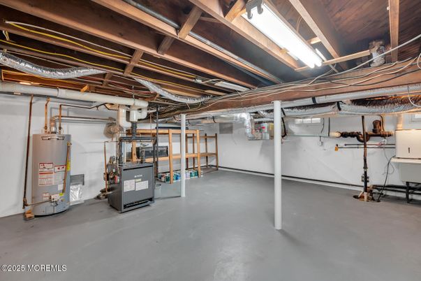 Garage, Interior, Wooden Beams