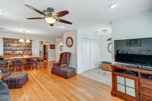 Chandelier, Dining room, Interior, Recessed Lighting, Wood Texture Flooring