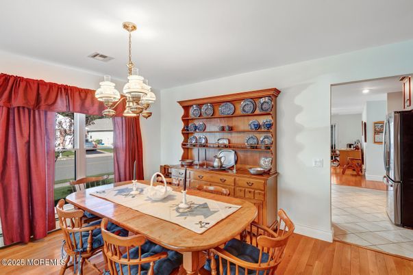 Chandelier, Dining room, Interior, Kitchen, Wood Texture Flooring