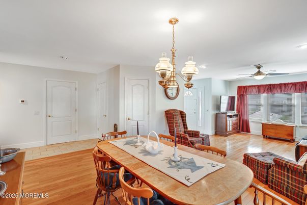 Chandelier, Dining room, Interior, Recessed Lighting, Wood Texture Flooring