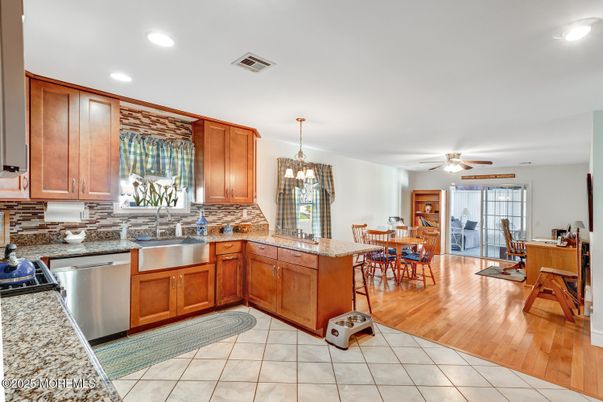 Chandelier, Dining room, Interior, Kitchen, Recessed Lighting, Wood Texture Flooring