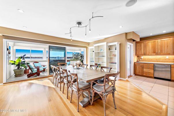 Dining room, Interior, Kitchen, Recessed Lighting, Wood Texture Flooring