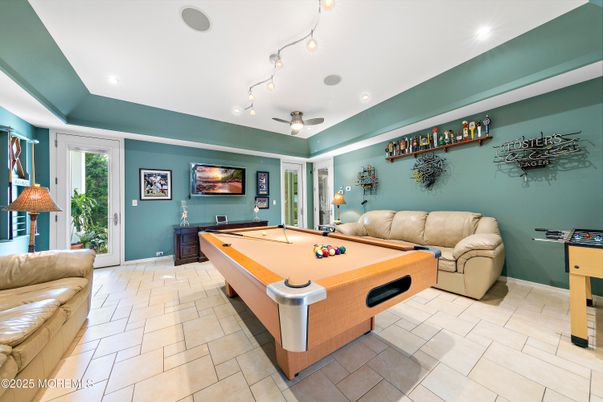 Billiard Table, Game Room, Interior, Recessed Lighting