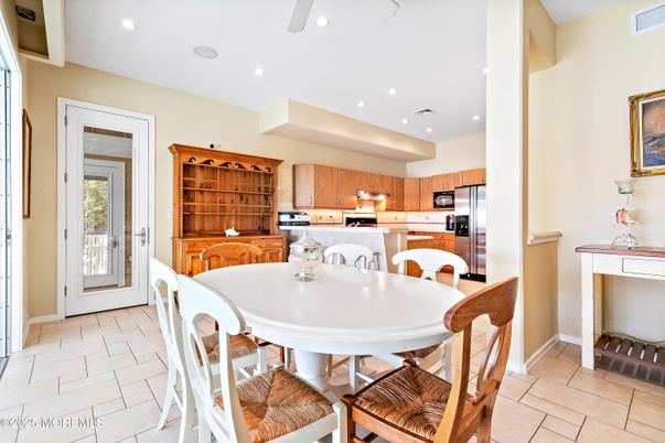 Dining room, Interior, Kitchen, Recessed Lighting, Stainless Steel Appliances