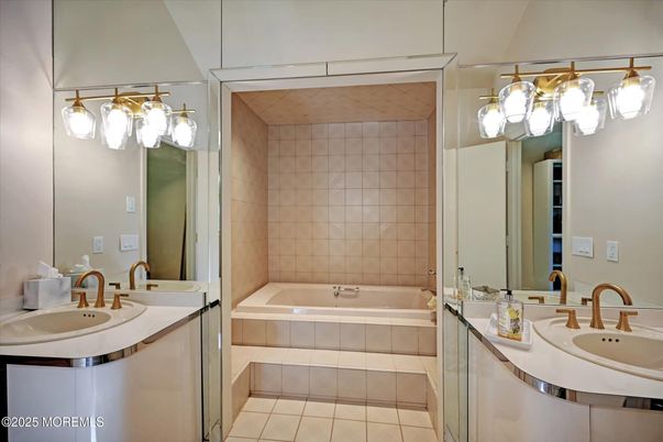 Bathroom, Dual Sink Vanities, Interior
