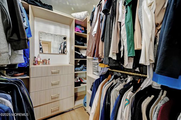 Interior, Walk-in Closets, Wood Texture Flooring