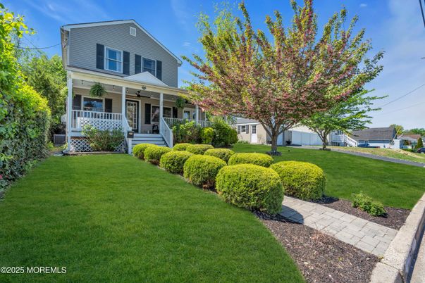 Backyard, Exterior, Facade, American Foursquare