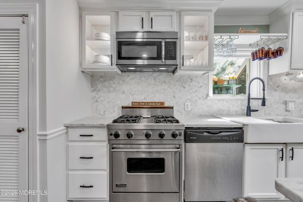 Interior, Kitchen, Stainless Steel Appliances