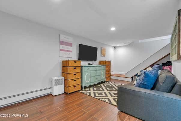 Interior, Recessed Lighting, Wood Texture Flooring
