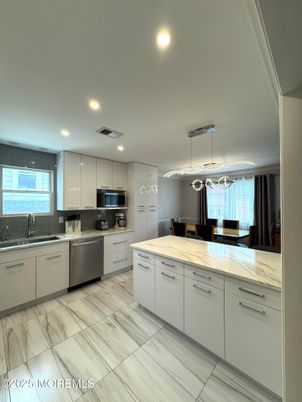 Dining room, Interior, Kitchen, Pendant Lights, Recessed Lighting, Stainless Steel Appliances