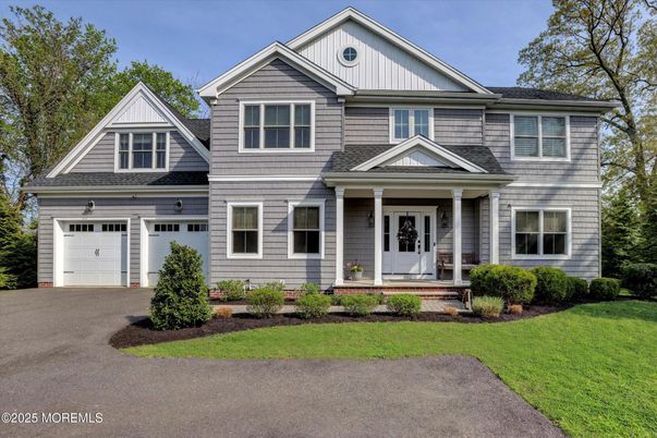 Attached, Exterior, Facade, Farmhouse
