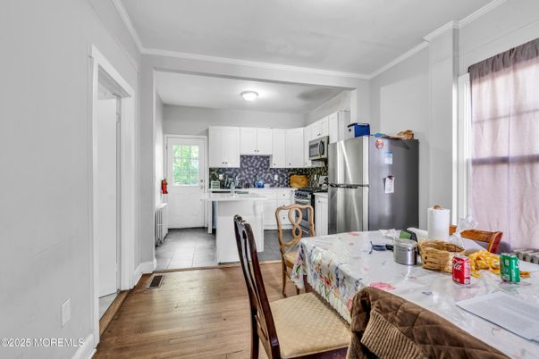 Dining room, Interior, Kitchen, Stainless Steel Appliances, Wood Texture Flooring