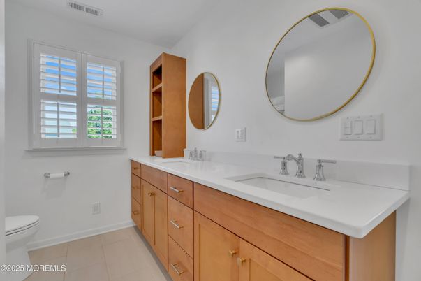Bathroom, Dual Sink Vanities, Interior