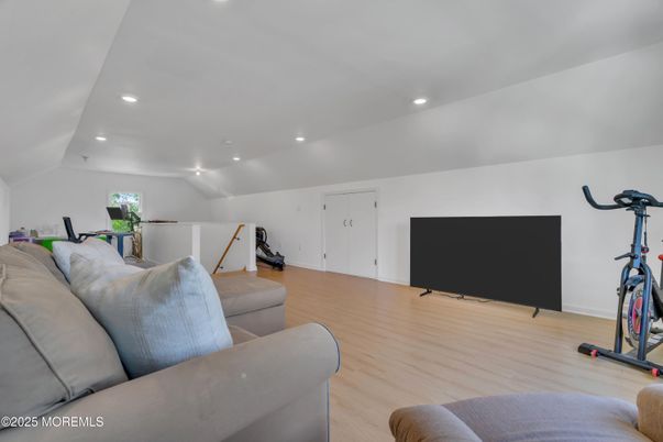 Fitness Equipment, Interior, Recessed Lighting, Wood Texture Flooring