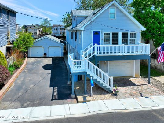 Detached Garage, Exterior
