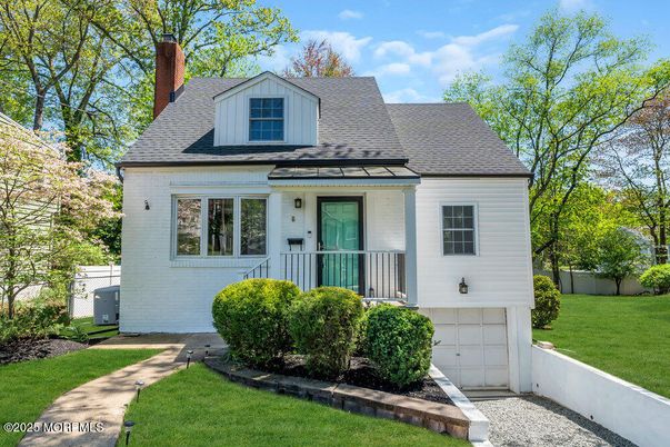 Exterior, Facade, Cape Cod
