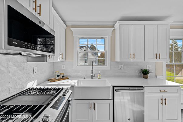 Interior, Kitchen, Stainless Steel Appliances