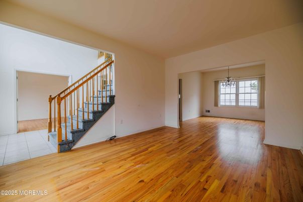 Chandelier, Empty room, Interior, Wood Texture Flooring