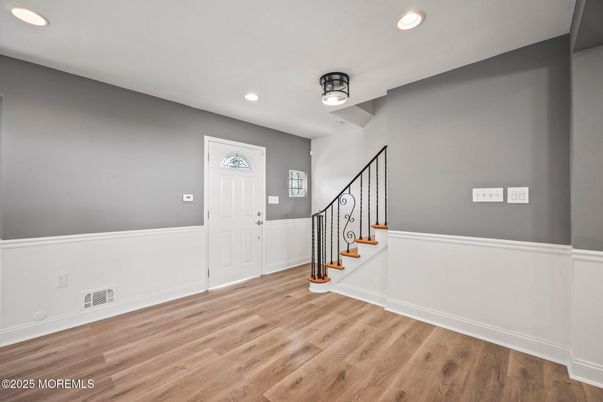 Interior, Recessed Lighting, Wood Texture Flooring