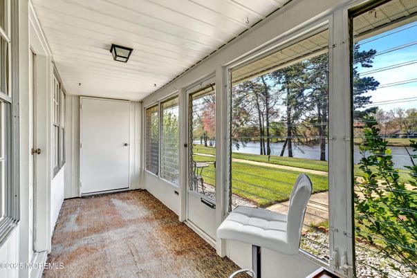 Interior, Sun Room, Water